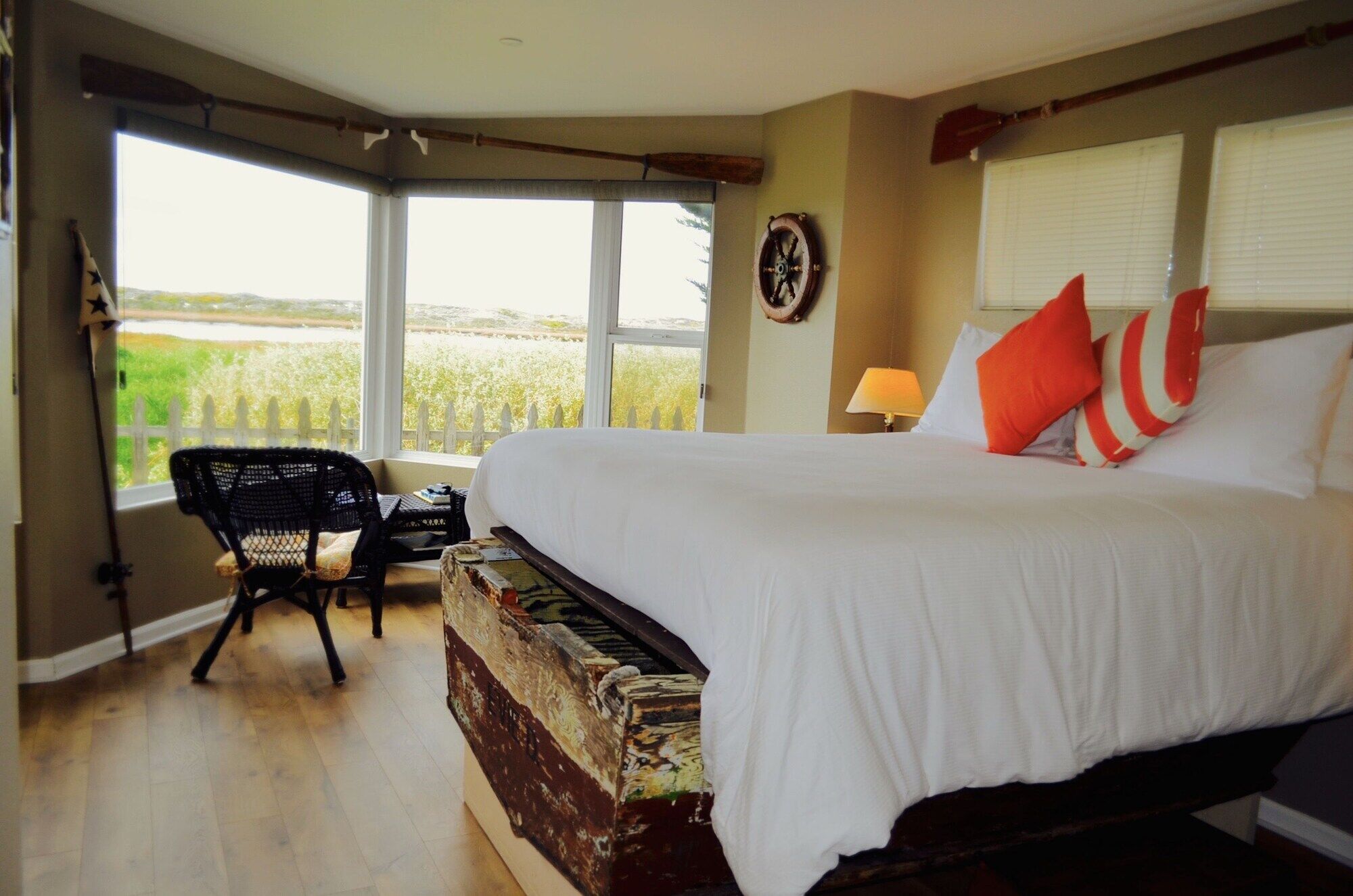 Captain's At Inn 4*